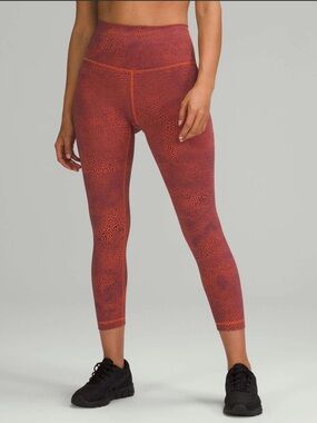 LULULEMON Wunder Train High-Rise Crop 23"
Crackle Glaze Vintage Orange Larkspur
